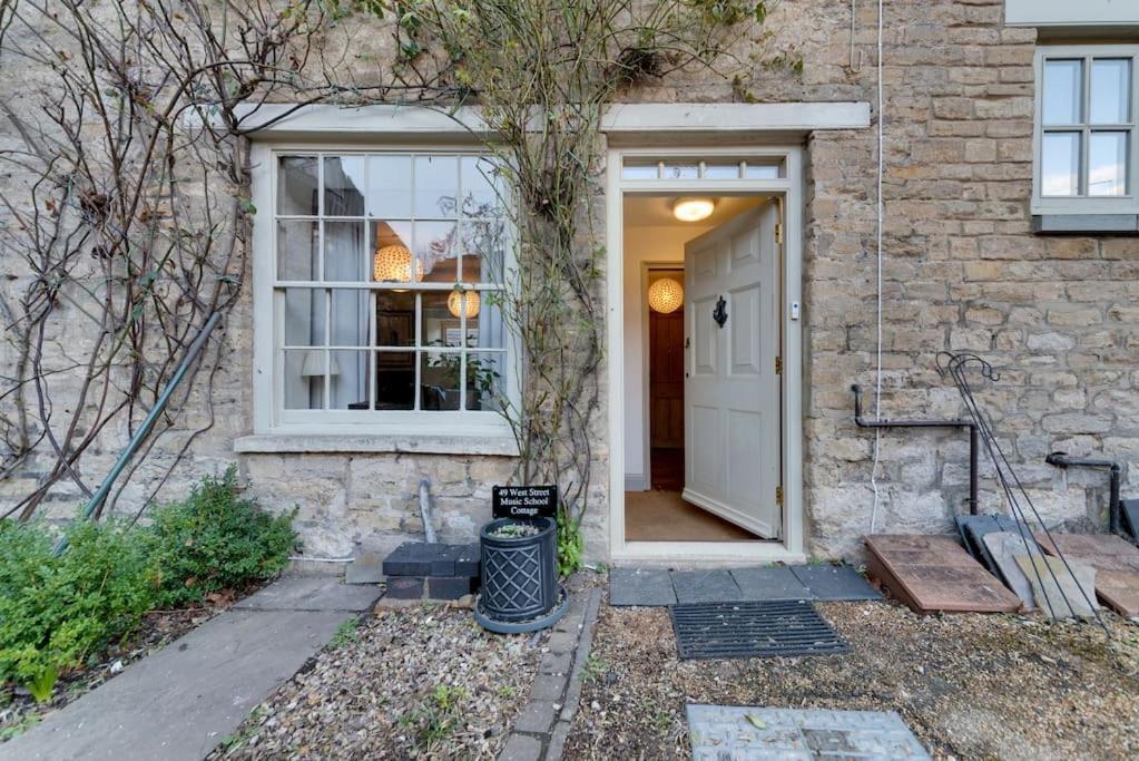 Music School Cottage 1 アウンドル エクステリア 写真