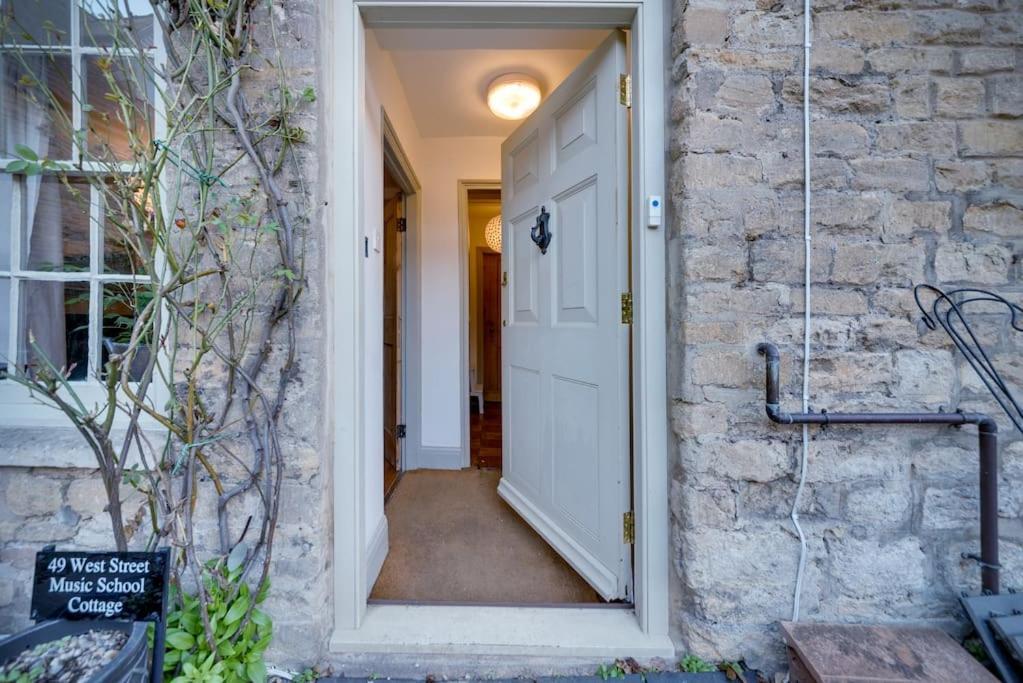 Music School Cottage 1 アウンドル エクステリア 写真